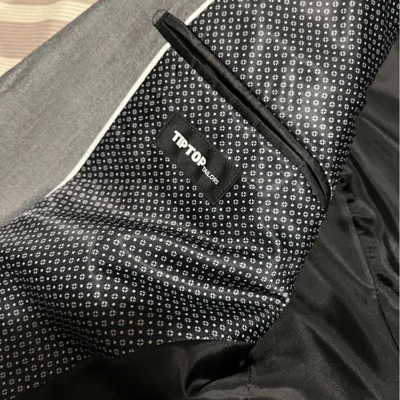 Men’s Suit (2 pc) in Grey - Picture 2 of 6